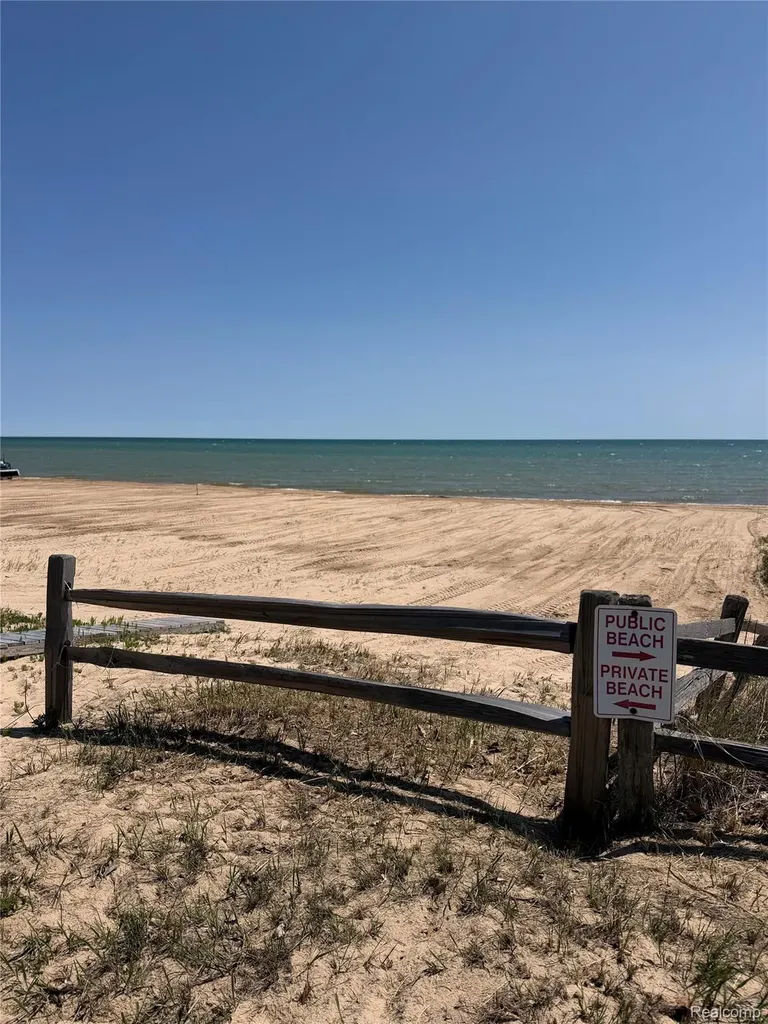 6897 N Us Highway 23 Oscoda Charter Township MI 48750
