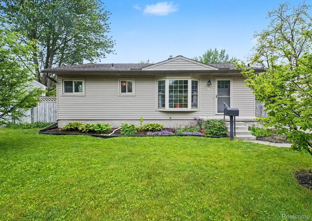 1275 1st Street Lapeer City MI 48446