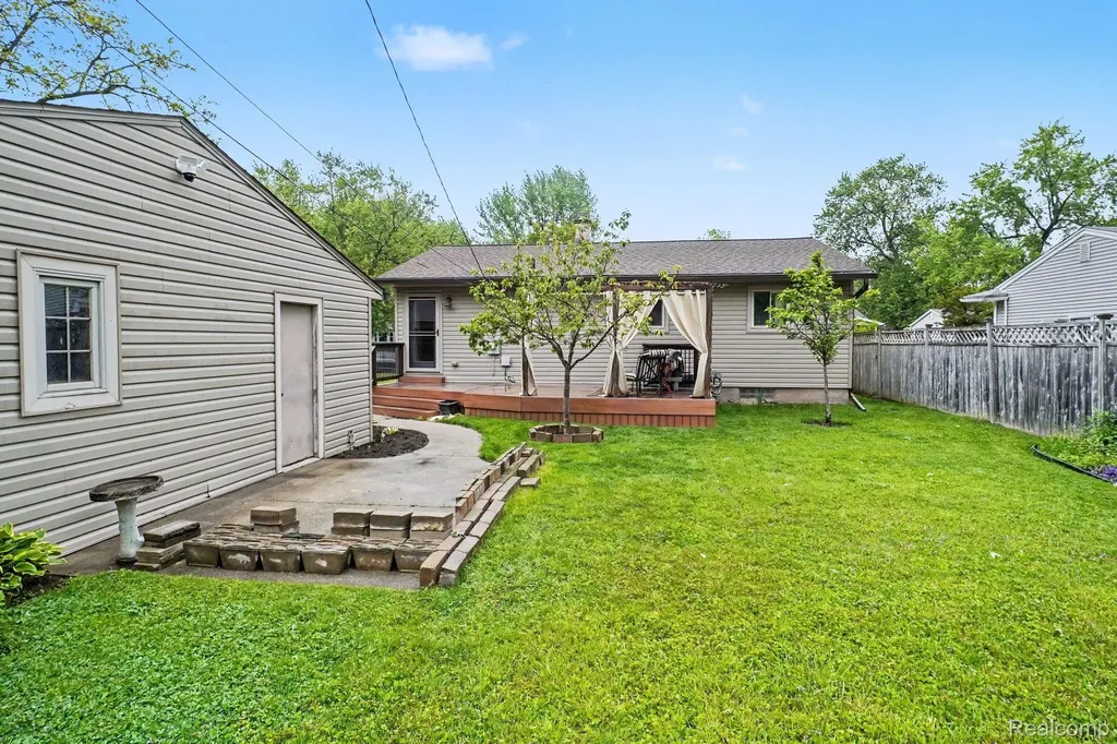 1275 1st Street Lapeer City MI 48446