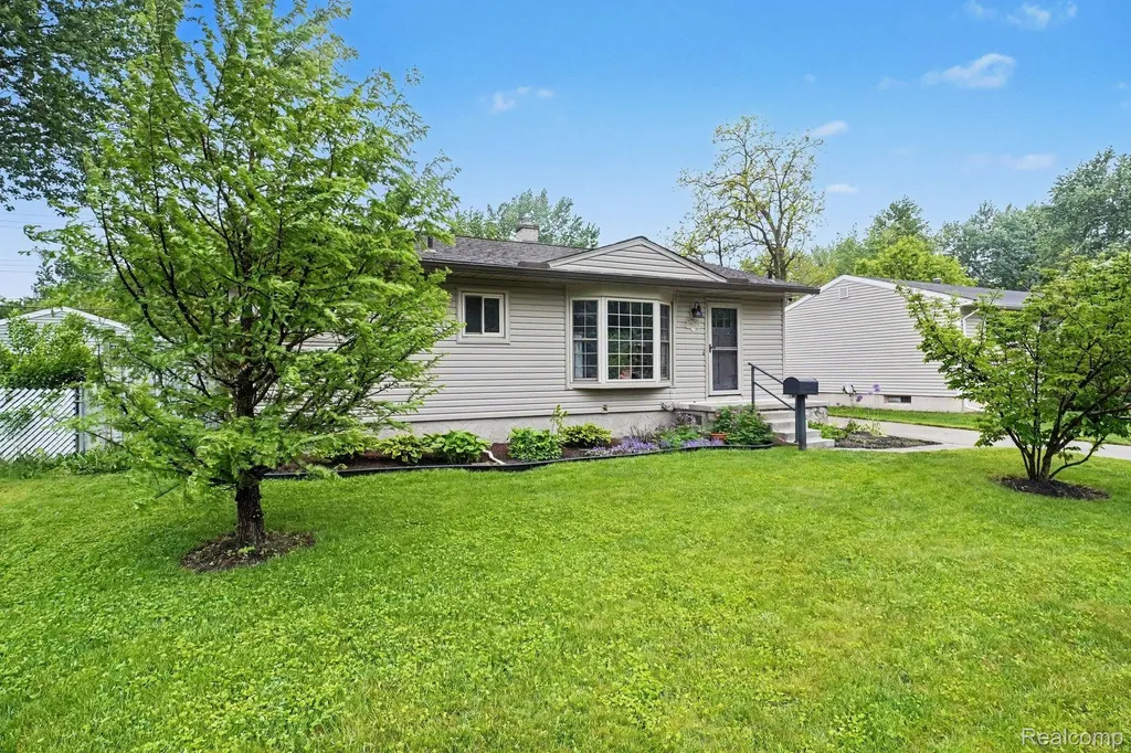 1275 1st Street Lapeer City MI 48446