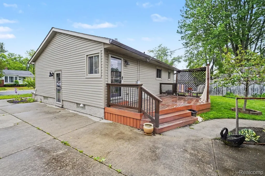 1275 1st Street Lapeer City MI 48446