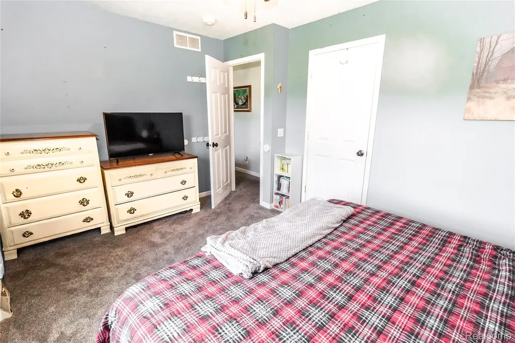 1872 Lonsberry Drive Mayfield Township MI 48446