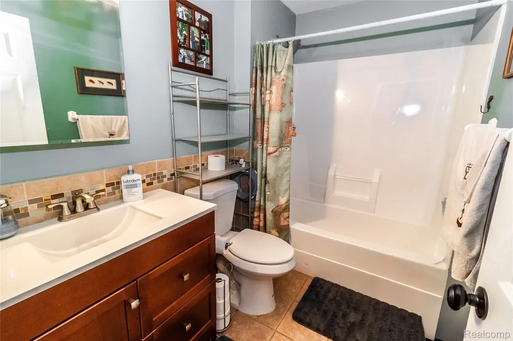 1872 Lonsberry Drive Mayfield Township MI 48446