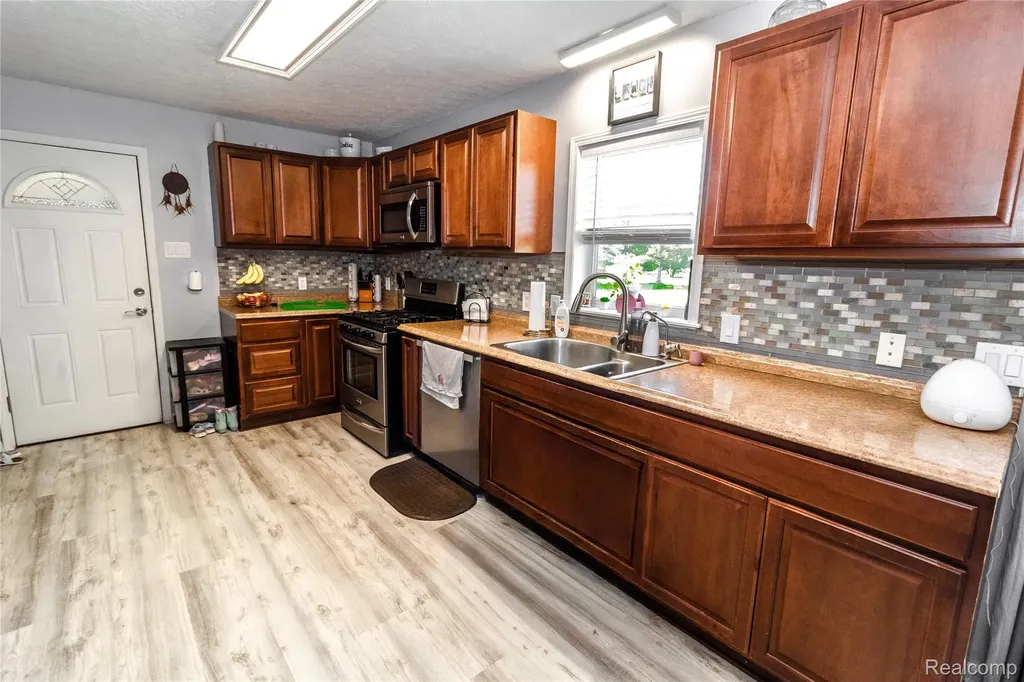 1872 Lonsberry Drive Mayfield Township MI 48446