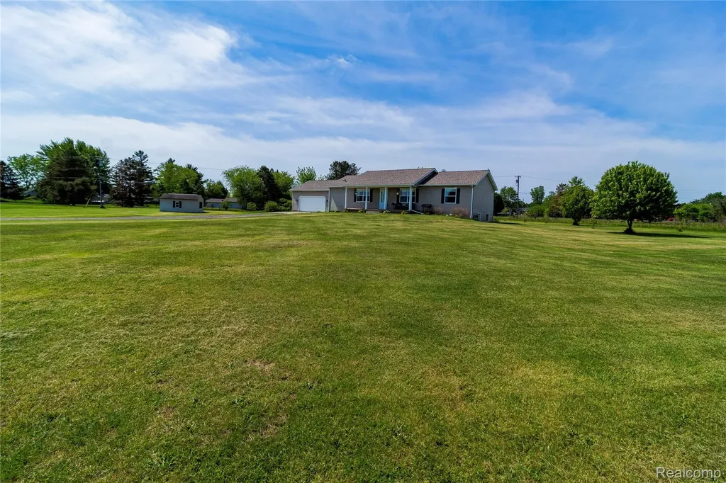 1872 Lonsberry Drive Mayfield Township MI 48446