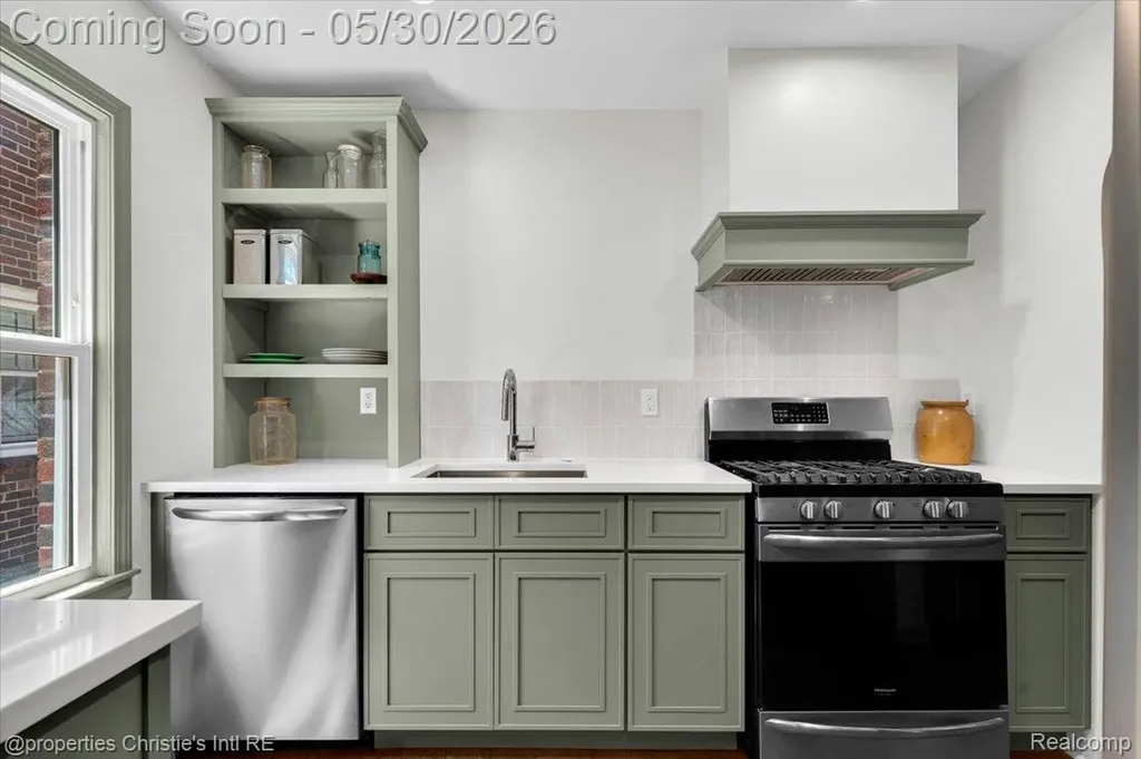 18293 Birwood Street Detroit City MI 48221