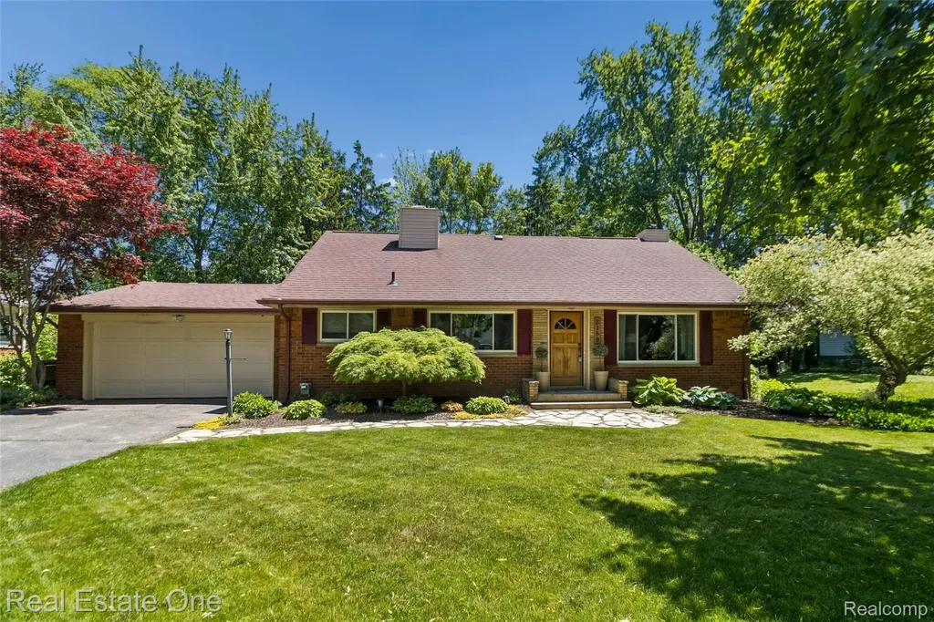 2189 Devonshire Road Bloomfield Hills City MI 48302