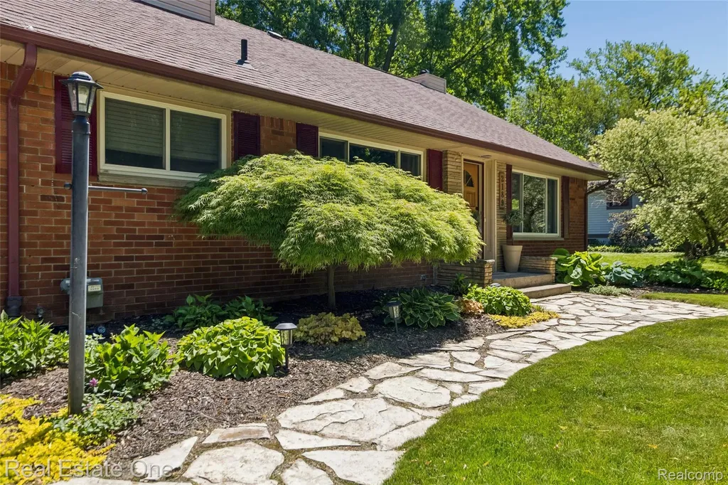 2189 Devonshire Road Bloomfield Hills City MI 48302
