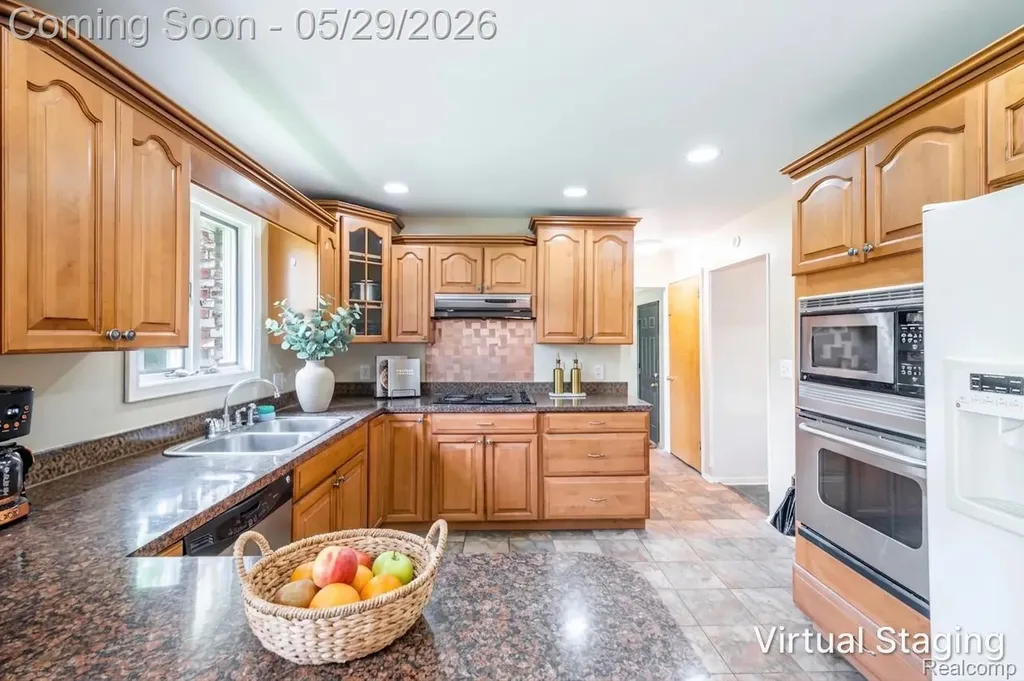 5444 Mary Ann Court Grand Blanc Charter Township MI 48439