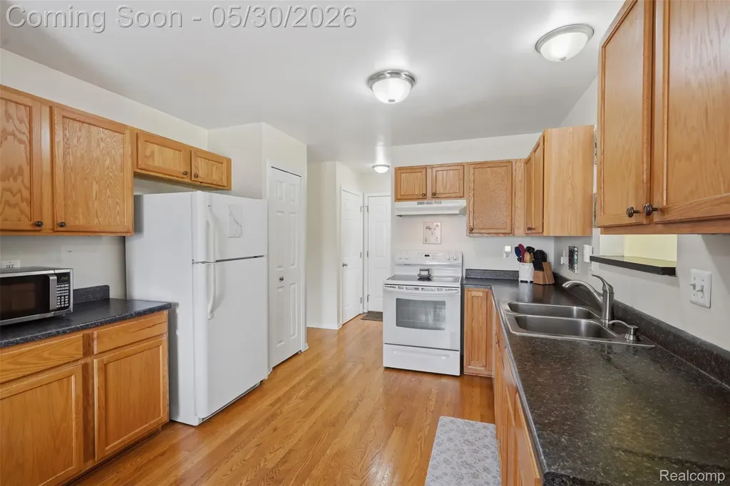 48929 Ashbury Drive Van Buren Charter Township MI 48111