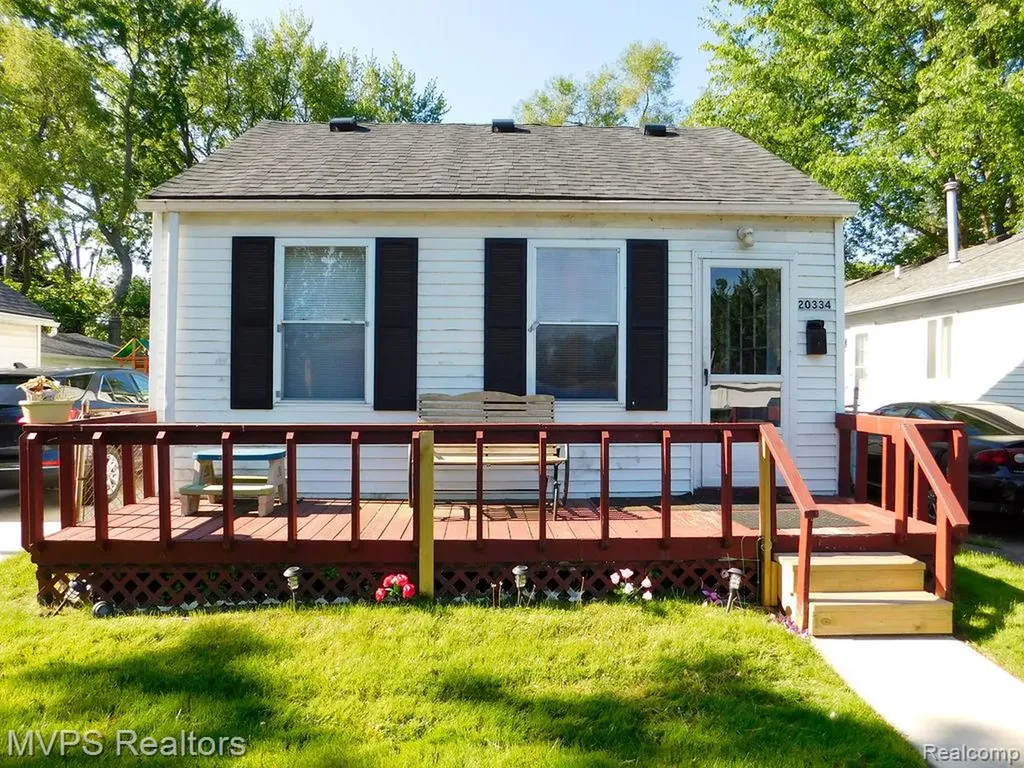 20334 E 8 Mile Road Harper Woods City MI 48225