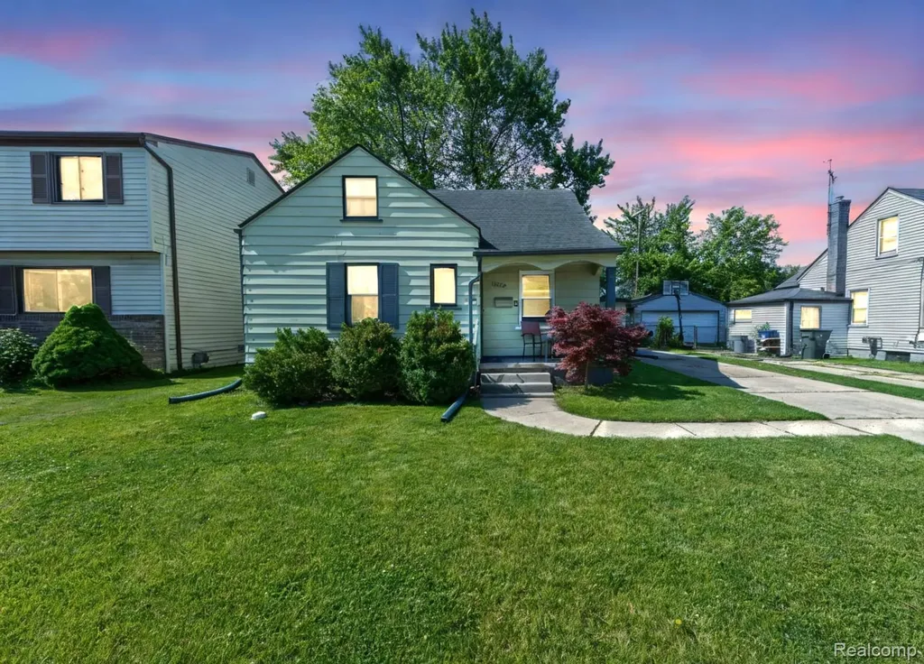 22410 Glen Court St. Clair Shores City MI 48080