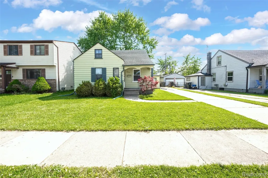 22410 Glen Court St. Clair Shores City MI 48080