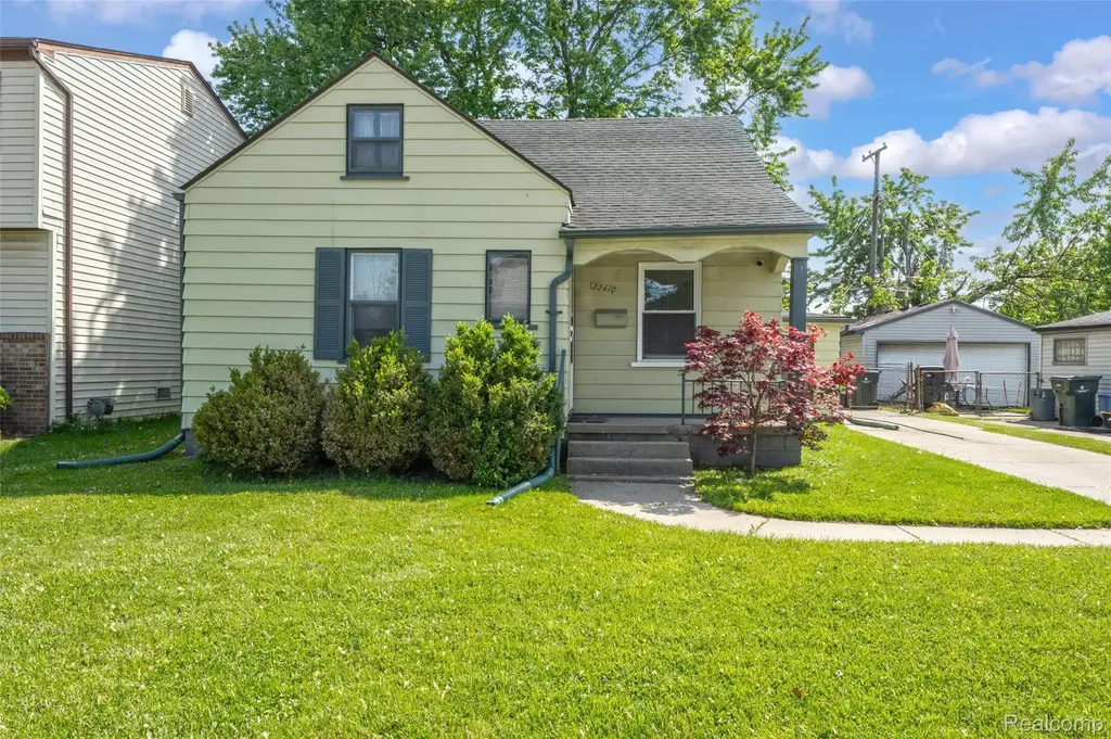 22410 Glen Court St. Clair Shores City MI 48080