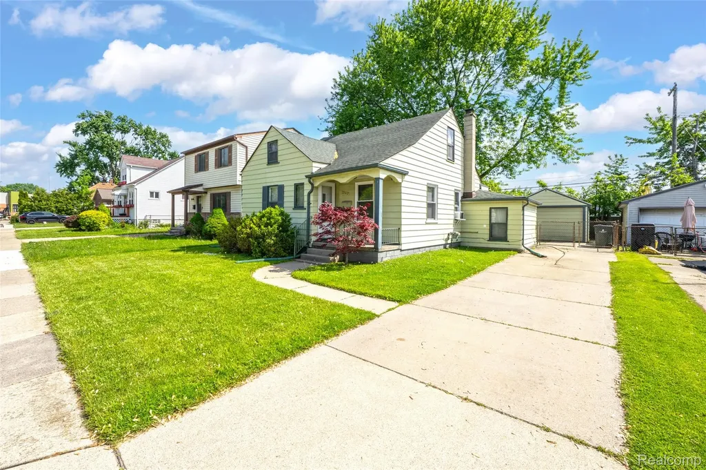 22410 Glen Court St. Clair Shores City MI 48080