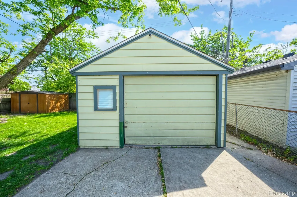 22410 Glen Court St. Clair Shores City MI 48080