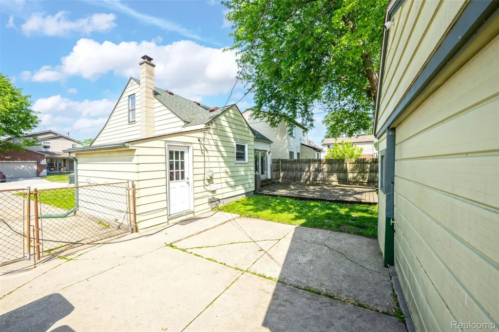 22410 Glen Court St. Clair Shores City MI 48080