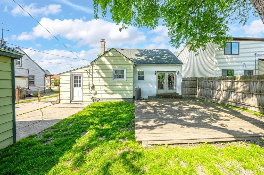 22410 Glen Court St. Clair Shores City MI 48080