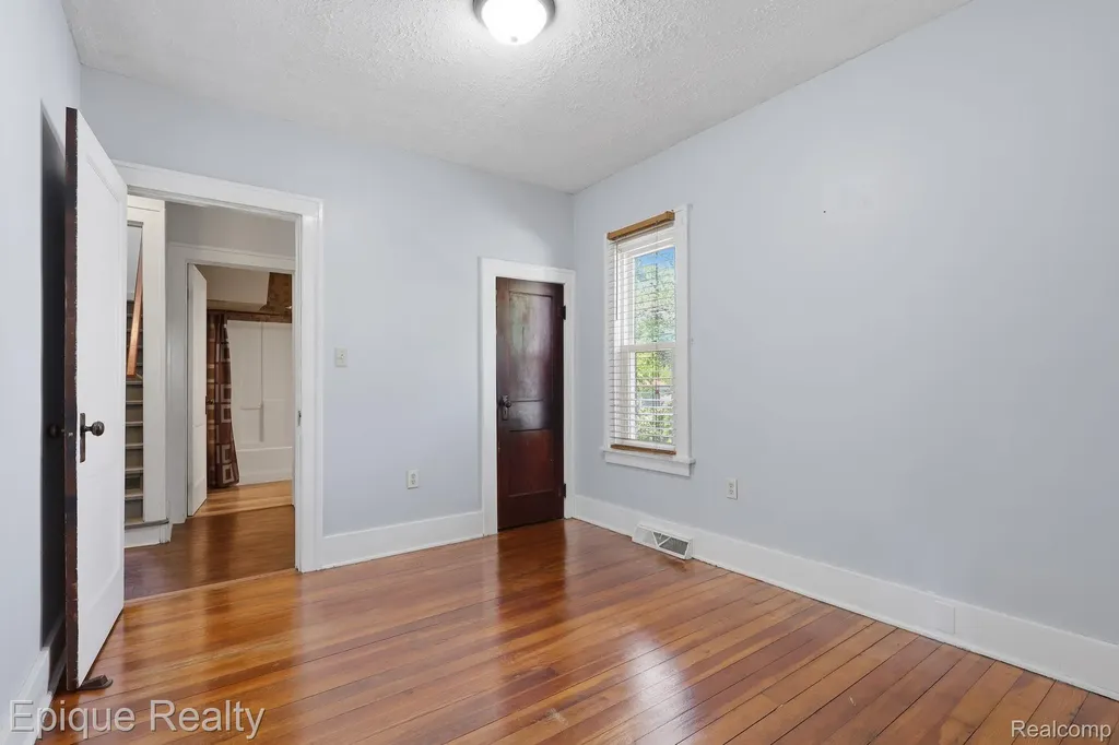 204 E Wood Street Yale City MI 48097