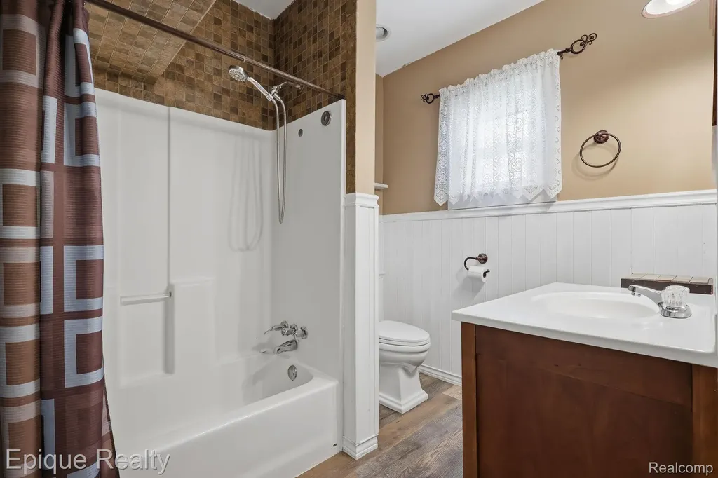 204 E Wood Street Yale City MI 48097