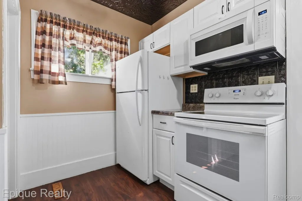 204 E Wood Street Yale City MI 48097