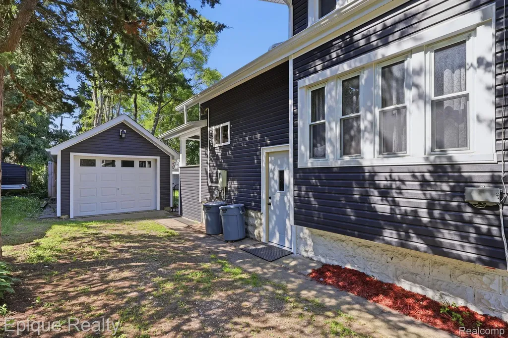 204 E Wood Street Yale City MI 48097