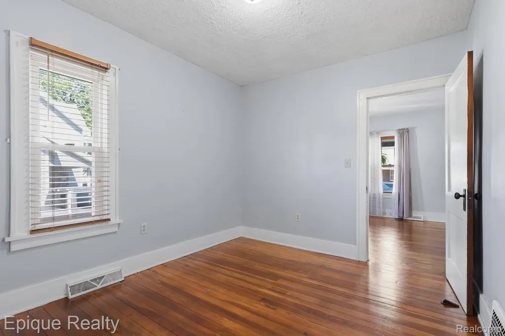 204 E Wood Street Yale City MI 48097