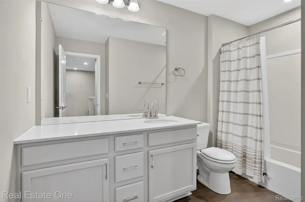 4799 Broomfield Way Orion Charter Township MI 48359