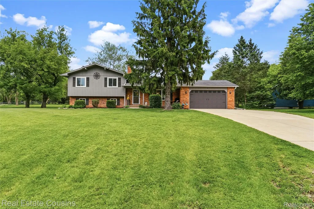 13435 Lakebrook Drive Tyrone Township MI 48430