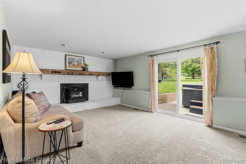 13435 Lakebrook Drive Tyrone Township MI 48430