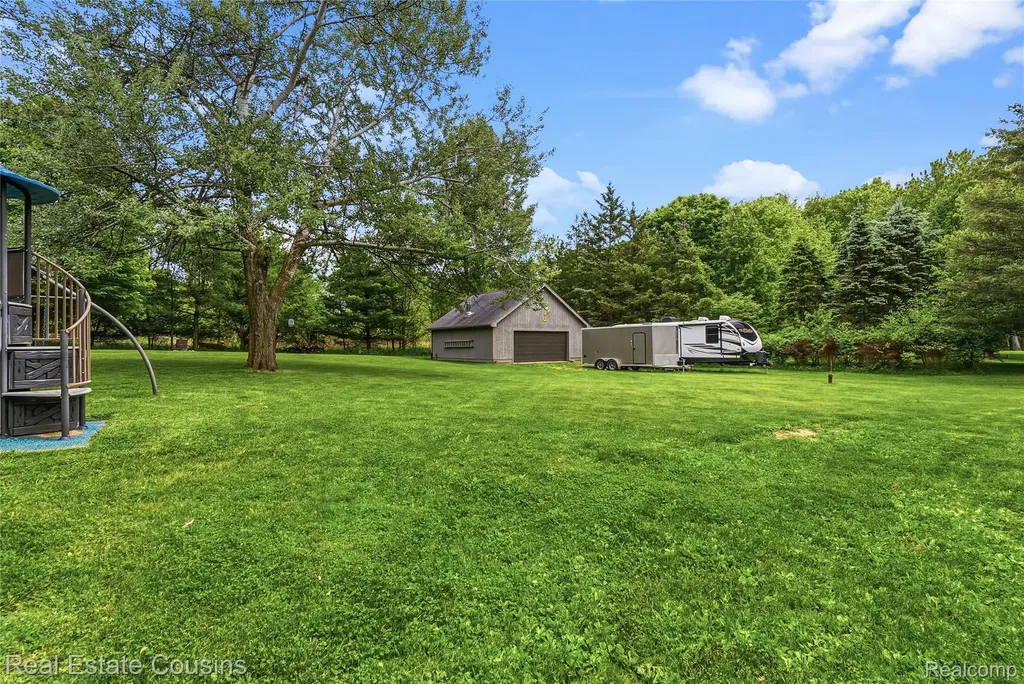 13435 Lakebrook Drive Tyrone Township MI 48430