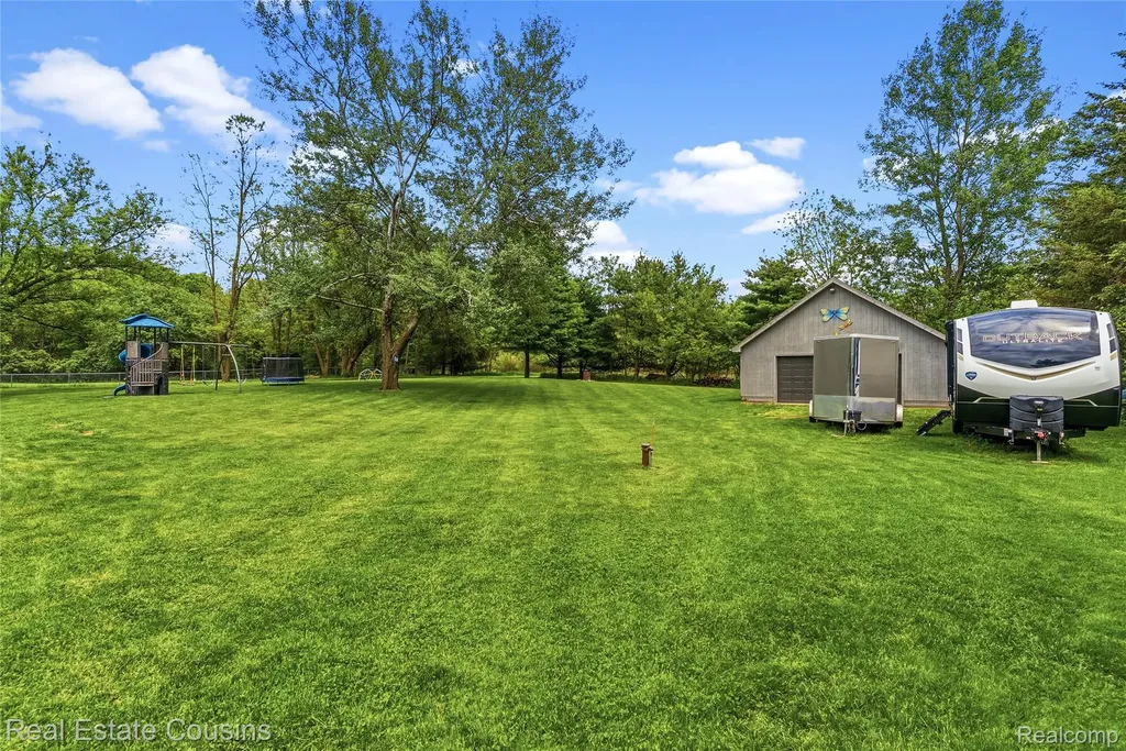 13435 Lakebrook Drive Tyrone Township MI 48430