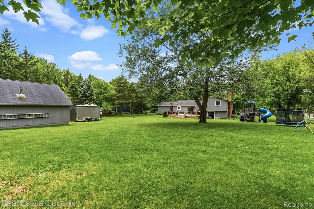 13435 Lakebrook Drive Tyrone Township MI 48430