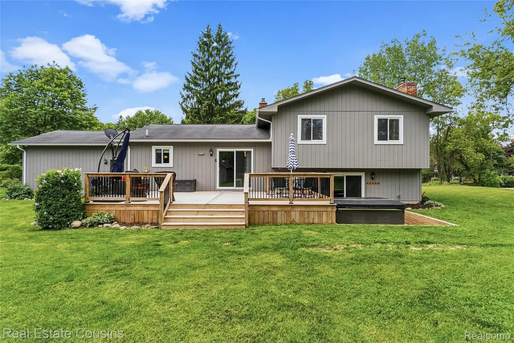 13435 Lakebrook Drive Tyrone Township MI 48430
