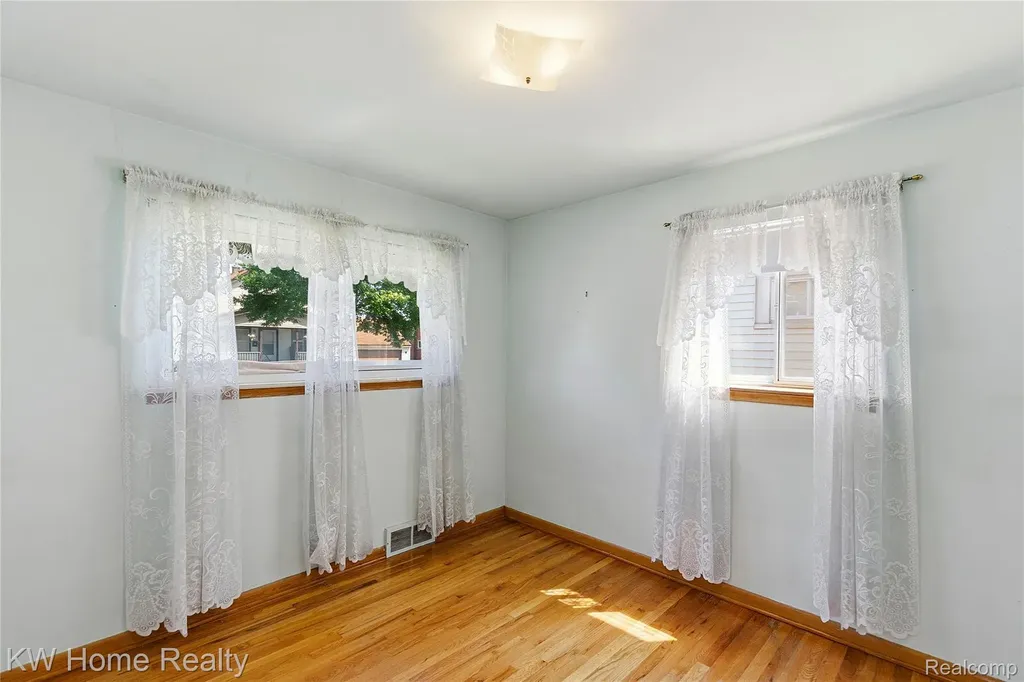 8801 Whitlock Avenue Dearborn City MI 48126