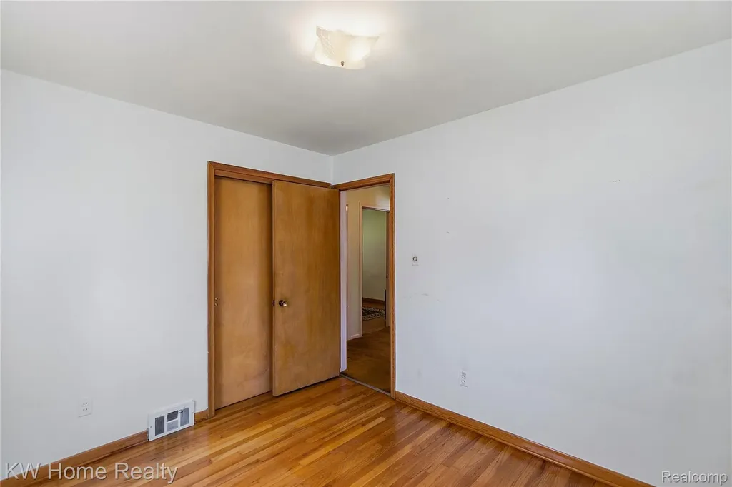 8801 Whitlock Avenue Dearborn City MI 48126