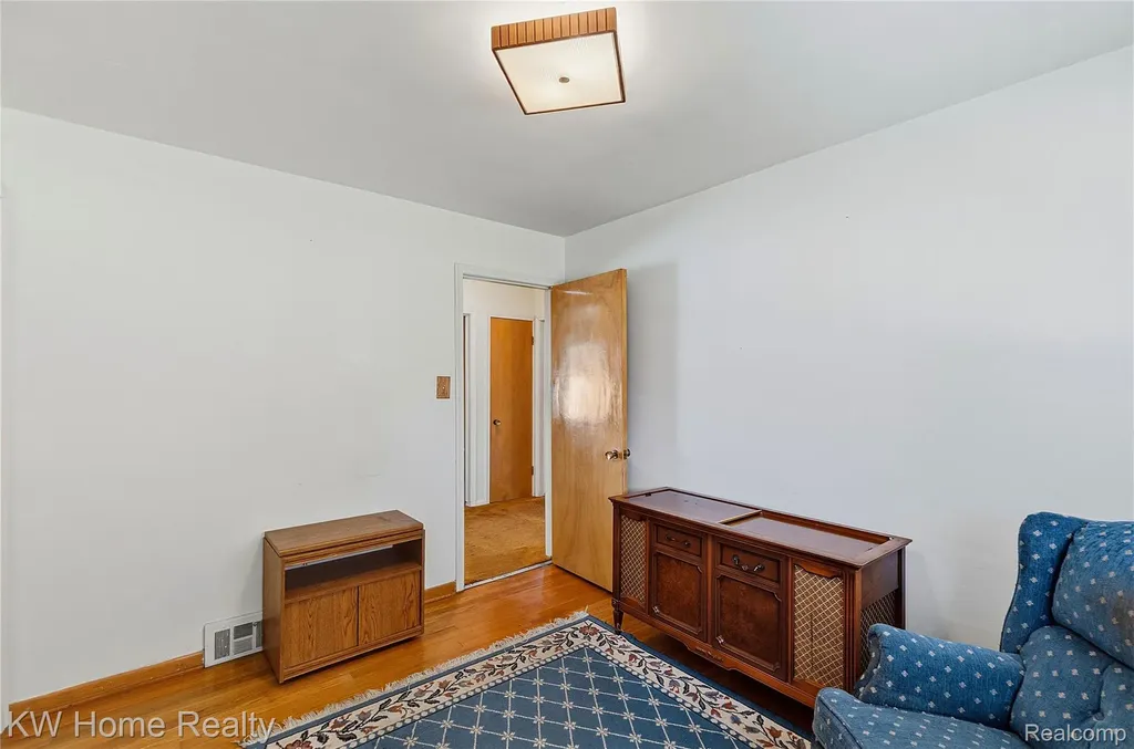 8801 Whitlock Avenue Dearborn City MI 48126