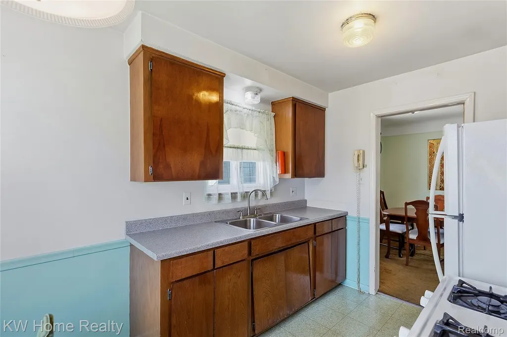 8801 Whitlock Avenue Dearborn City MI 48126