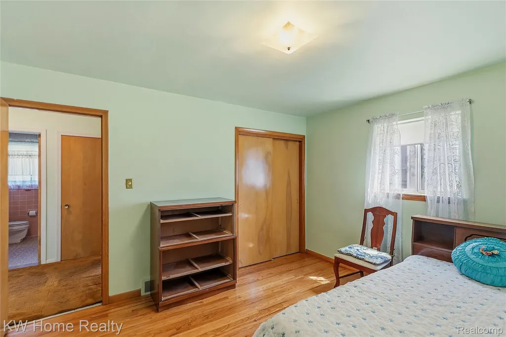 8801 Whitlock Avenue Dearborn City MI 48126