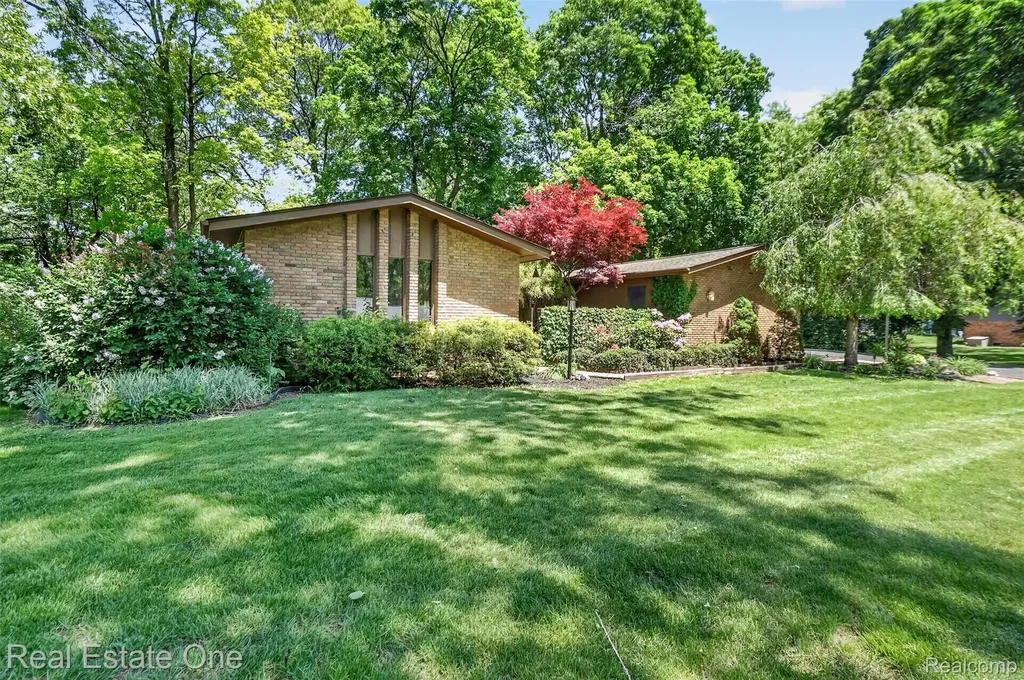 1309 Ashover Drive Bloomfield Hills City MI 48304