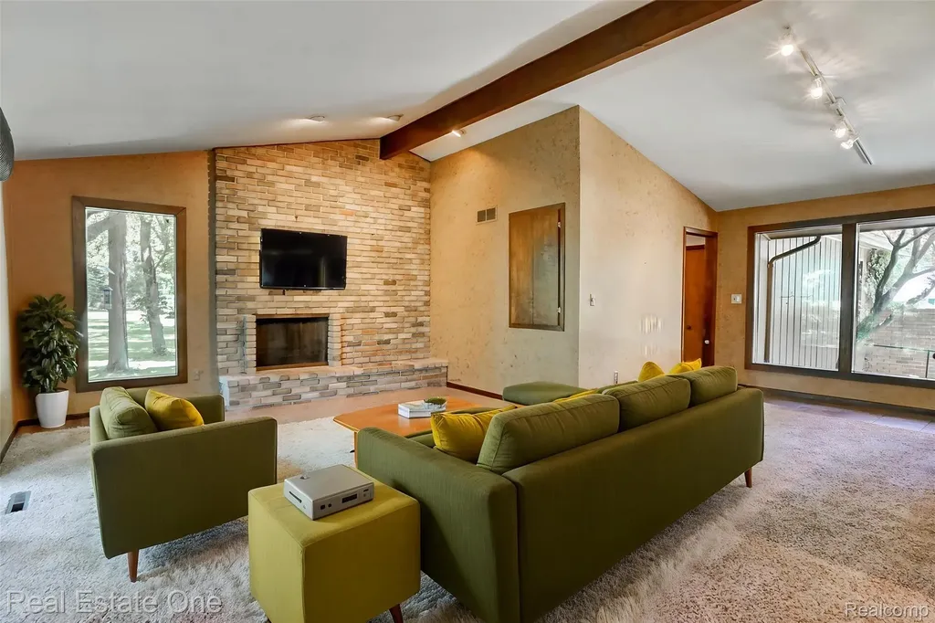 1309 Ashover Drive Bloomfield Hills City MI 48304