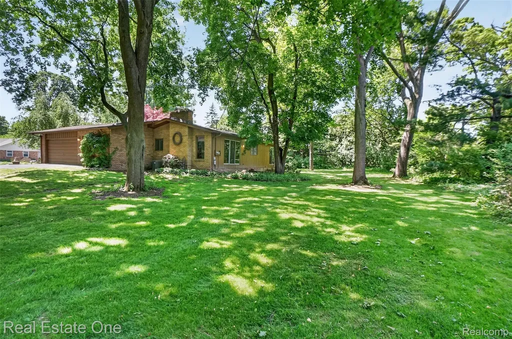 1309 Ashover Drive Bloomfield Hills City MI 48304
