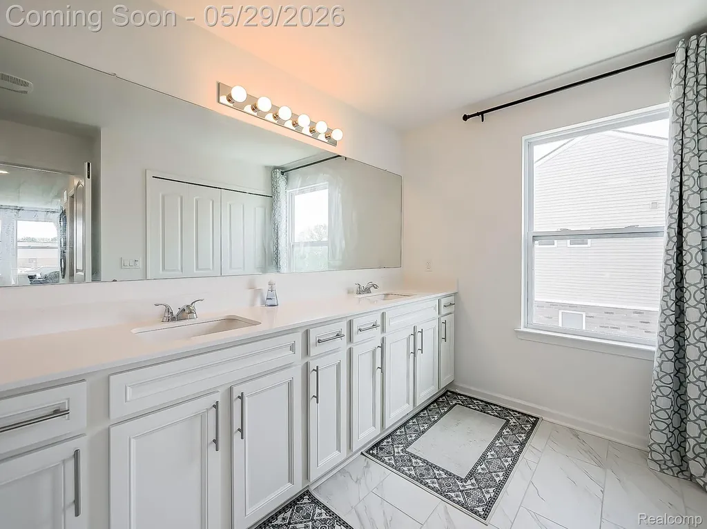 4054 Jayden Court Sterling Heights City MI 48314