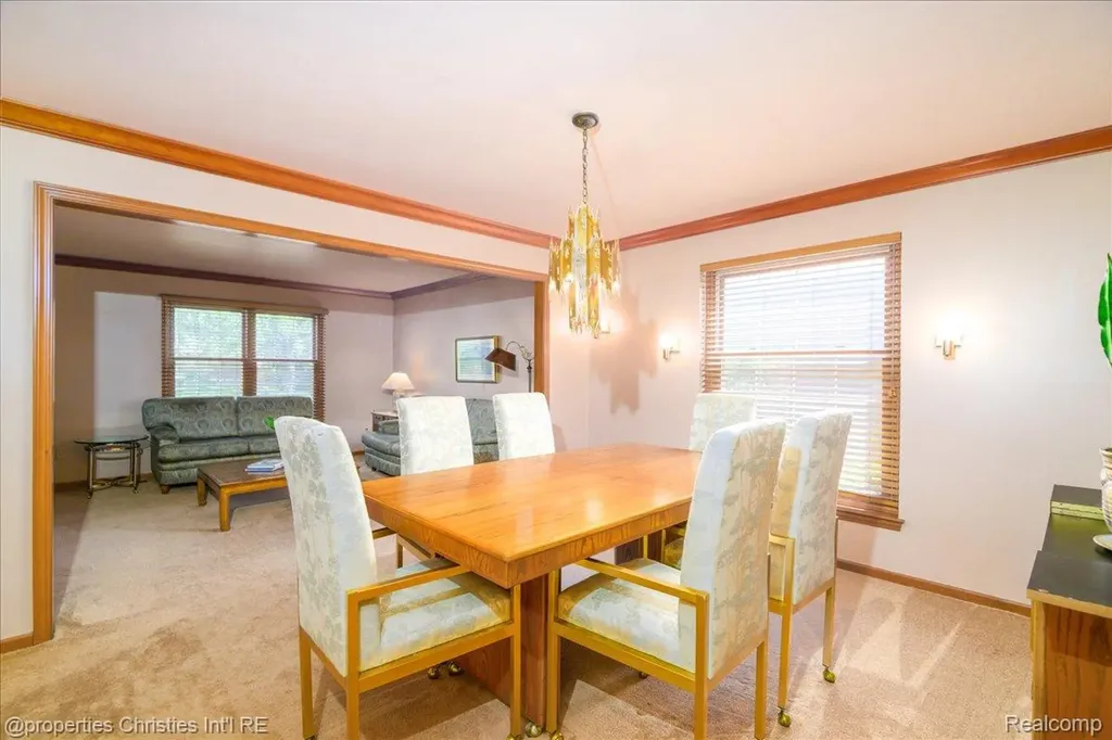 2901 Shadywood Drive Troy City MI 48098