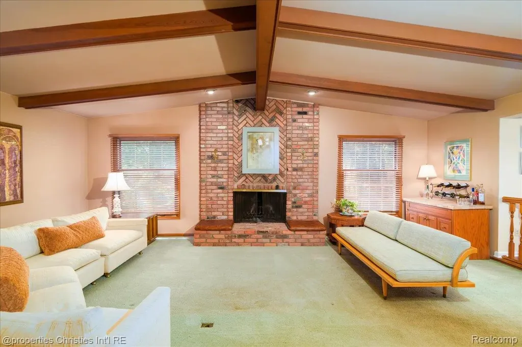 2901 Shadywood Drive Troy City MI 48098