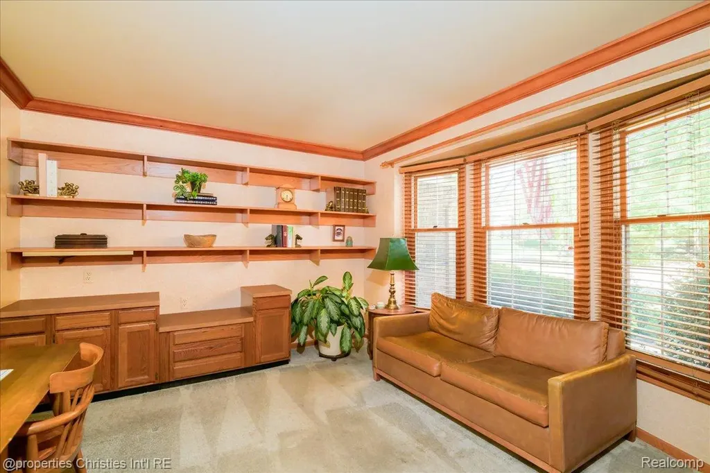 2901 Shadywood Drive Troy City MI 48098