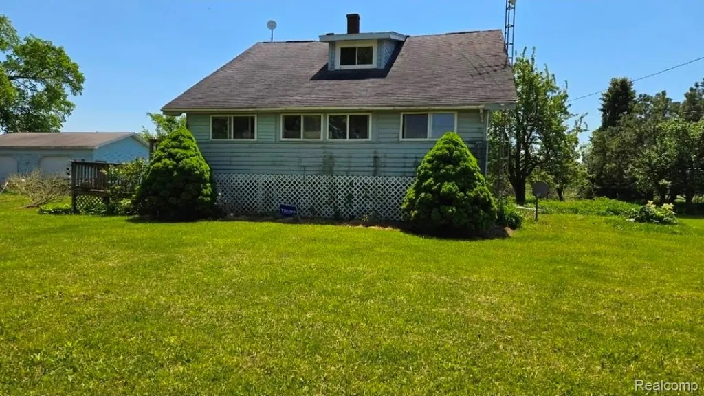 2101 Mushroom Road Moore Township MI 48472