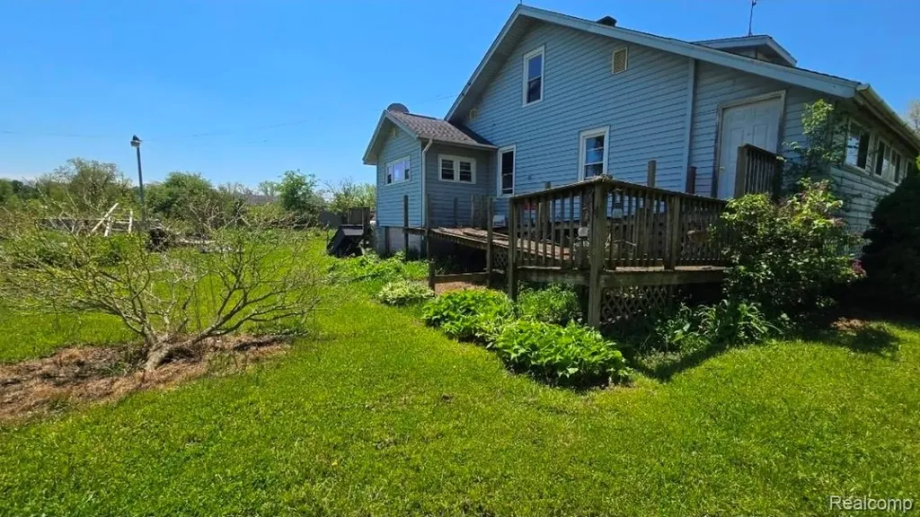 2101 Mushroom Road Moore Township MI 48472