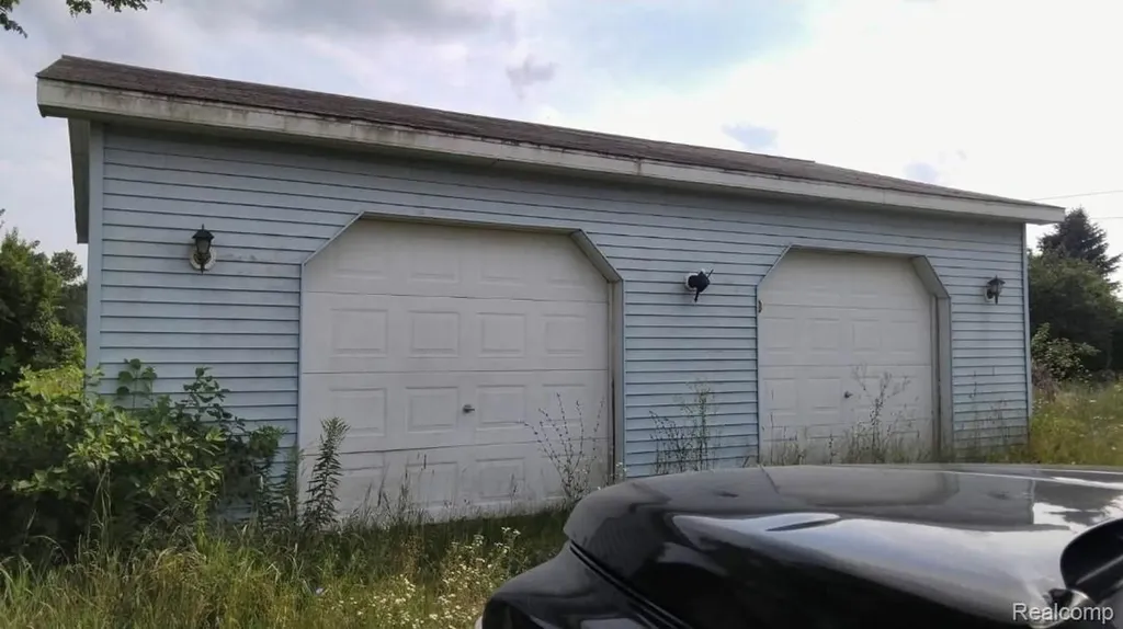 2101 Mushroom Road Moore Township MI 48472