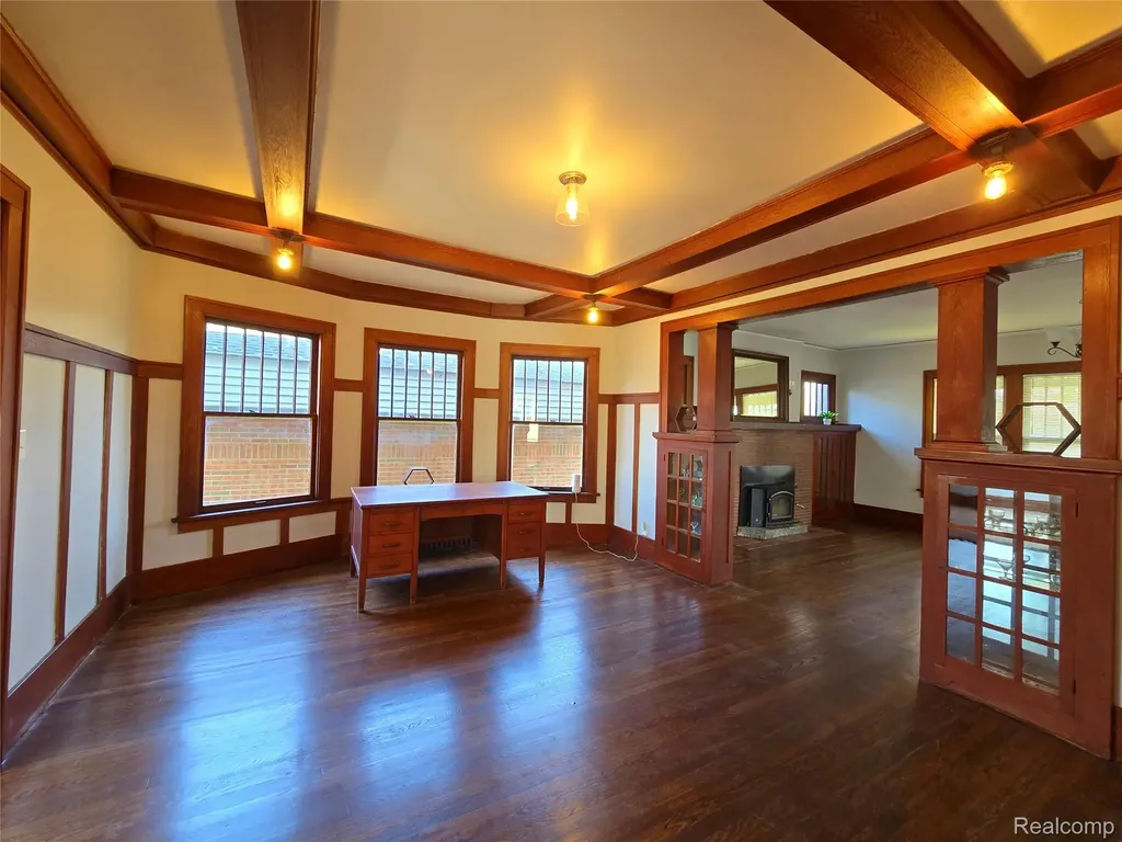 26850 W 7 Mile Road Redford Charter Township MI 48240